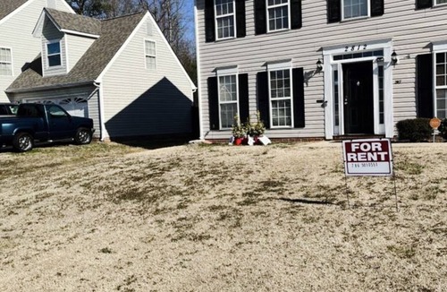 Colonial Heights House | Simple, clean, and spacious 4 bedroom house with a stairlift.