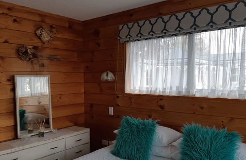 Martinborough Cottage | Simple, clean comfort..... just a stonethrow from everything