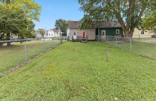Holy Cross House | Simple Comfort 1 Bed 1 Bath Near Downtown Indy