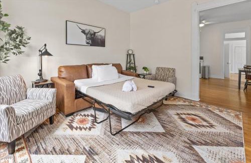 Holy Cross House | Simple Comfort 1 Bed 1 Bath Near Downtown Indy