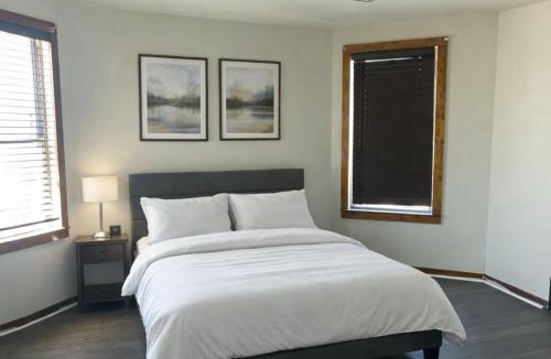 Pittsburgh House | Simple Comfort Stay