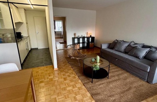 Mattenhof-Weissenbuhl Apartment | Simple & Comfy Apartment on Gartenstrasse