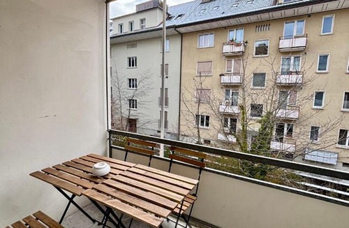 Mattenhof-Weissenbuhl Apartment | Simple & Comfy Apartment on Gartenstrasse