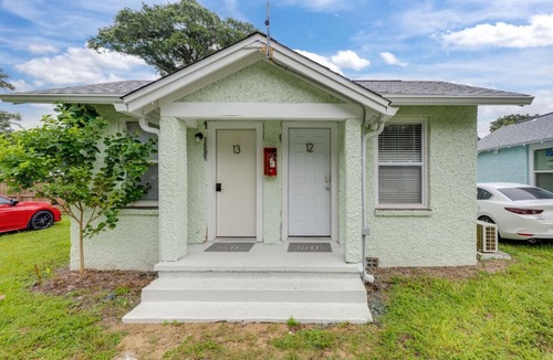 South Pensacola Cottage | Simple & Comfy Tiny Pensacola Studio