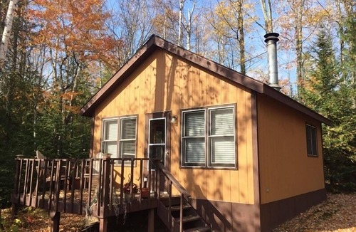 La Pointe House | Simple Gifts - A Simple Studio Cabin with Lake Superior Acesss across the Street!