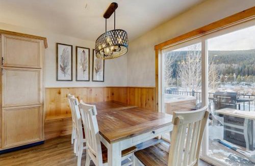 Blue River House | Simple Leafs