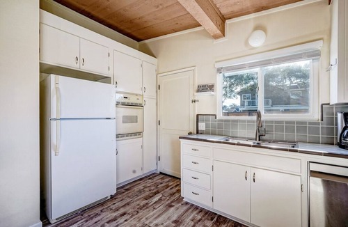 Pacific Grove House | Simple Pleasures - Pacific Grove House - America's "Last Hometown"