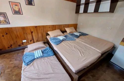 Baguio House | Simple Room in a Transient House