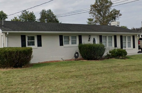 Lexington House | Simple & spacious 1-bedroom basement living in Lexington. Close to W&L and VMI