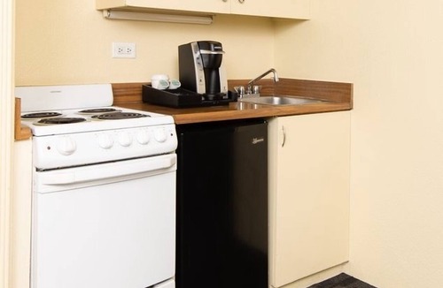 Waikiki Hotel | Simple Stay at a Great Price! Sky View Unit with Kitchen, Outdoor Pool