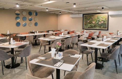 Phahonyothin Hotel | SimpleStay Chatuchak, SureStay Collection by Best Western