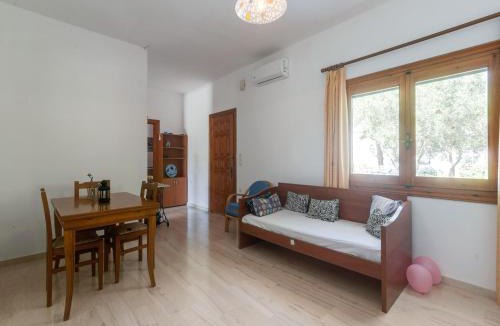 Roda Villa | Simplistic Villa in Korfu near Seabeach