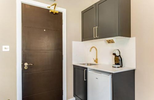 Seven Sisters Apartment | Simply Charming Studio Great Location 6