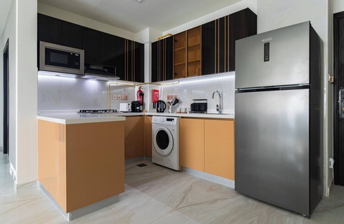 Dubai Apartment | SIMPLY COMFORT Chic 3 Br Apartment with Private Pool