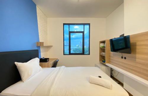 Ciroyom Apartment | Simply Studio Room Semi Apartment at The Lodge Paskal near BINUS University By Travelio