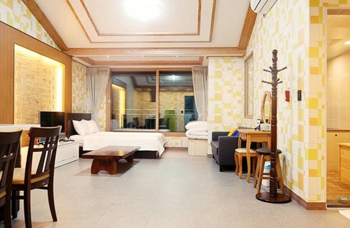 Jeungdo House | Sinan Sun Coast Resort