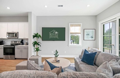 Mount Pleasant House | Sincerely Shem- 7 min to Beach and Downtown CHS