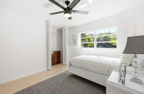 Central Naples Villa | Sinclair Retro Pool home