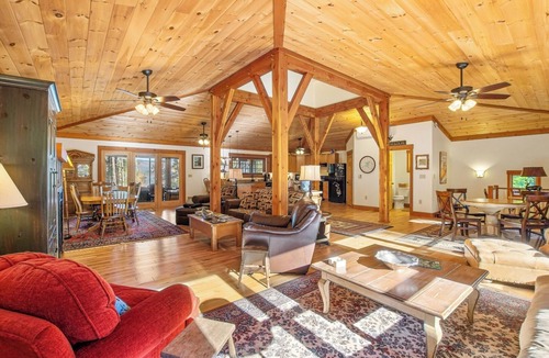 Moultonborough House | Singing Eagle Vacation Retreat