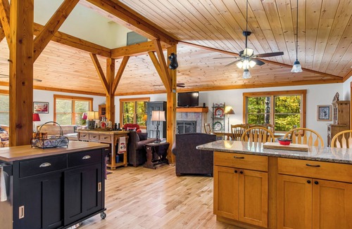Moultonborough House | Singing Eagle Vacation Retreat