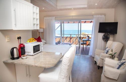 Keurboomstrand Cabin | Singing Kettle Beach Lodge