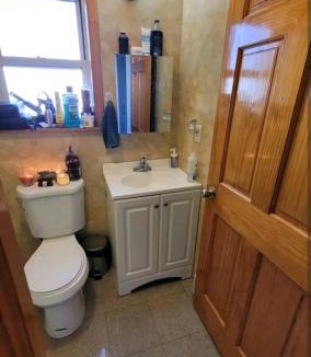 Queens House | Single bed space for traveler