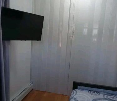 Queens House | Single bed space for traveler
