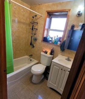 Queens House | Single bed space for traveler