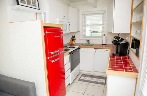 Indian Shores Cottage | Single family home with private beach access at HGTV's Sunburst Inn, sleeps up to 4