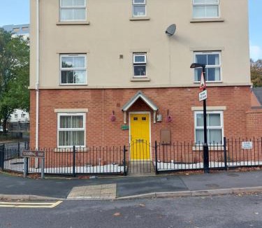 Walsall House | Single guest room in Walsall