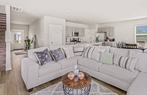 Lebanon Villa | Single home downtown Lebanon TN