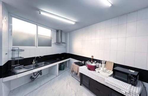 Wattana House | Single house 4BR parking and kitchen in Sukhumvit49-1