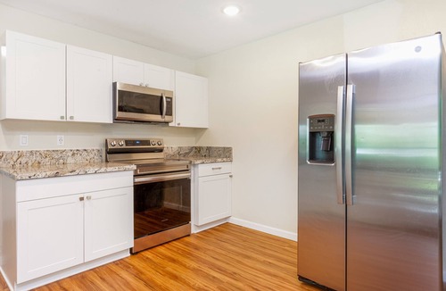 Kapoho House | Single-level, dog-friendly home with a full kitchen, washer/dryer, patio