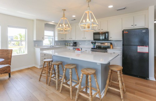 Indian Pass House | Single Level Home, Lots of Parking, Quiet Neighborhood ~ Brodie House