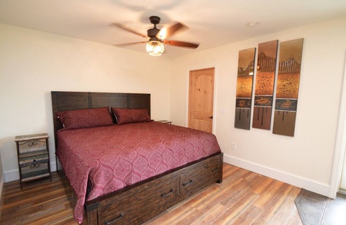 Geneva Bed & Breakfast | Single Level Lakefront Paradise. Pool, Hot Tub, Kayaks and More. Sleeps 10 Adults