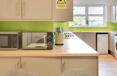 Cambridge Hotel | Single Room Accommodation | Mill Road, Cambridge | Walk to Station & City Centre
