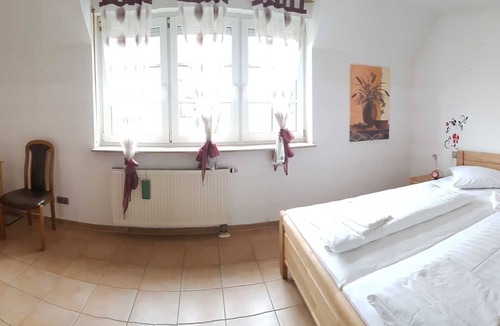 Bad Rappenau Cottage | Single Room Comfort - Adler guest room Hotel Biergarten