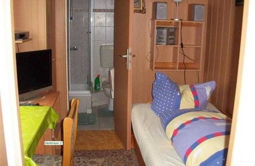 Neubrandenburg House | Single room + extra bed (GR 2) - Haus Mellin