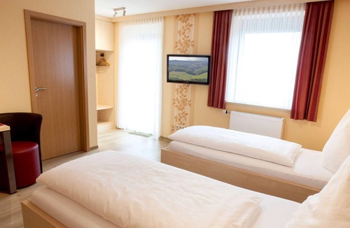 Winterspelt House | Single room, shower / WC, comfort - Hotel-Restaurant Haus Hubertus