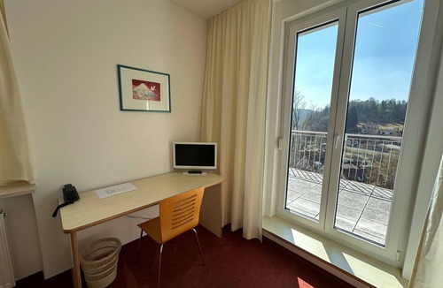Waischenfeld Apartment | Single room with balcony - GER house