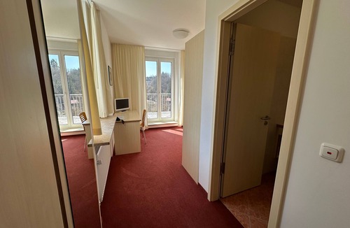 Waischenfeld Apartment | Single room with balcony - GER house