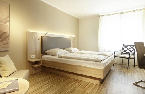 Schweich House | Single room with shower and WC - Hotel "Zum Stern"