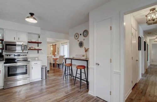 Indianapolis House | Single-Story Charmer! 5BR! Pet Friendly Getaway