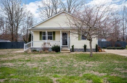 Manchester House | Single-Story Manchester Home Close to Parks!