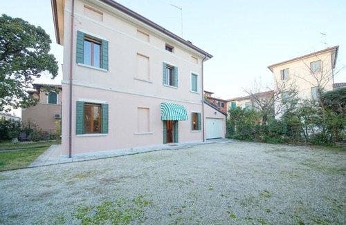 Treviso House | SINGLE VILLA WITH PRIVATE GARDEN AND PARKING IN THE CENTER OF TREVISO CITY