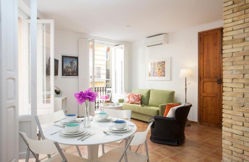 Barrio del Carmen Apartment | SingularStays Roteros