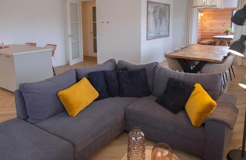 Egmond-Binnen Apartment | Sint Adelbertus