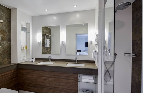 Windsor City Centre Hotel | Sir Christopher Wren Hotel