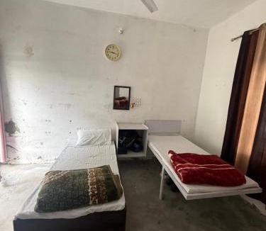 Balachaur Bed & Breakfast | Sir Mam Ashram