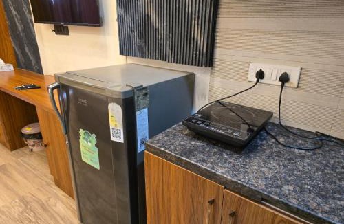 Greater Noida Apartment | Siri Stays